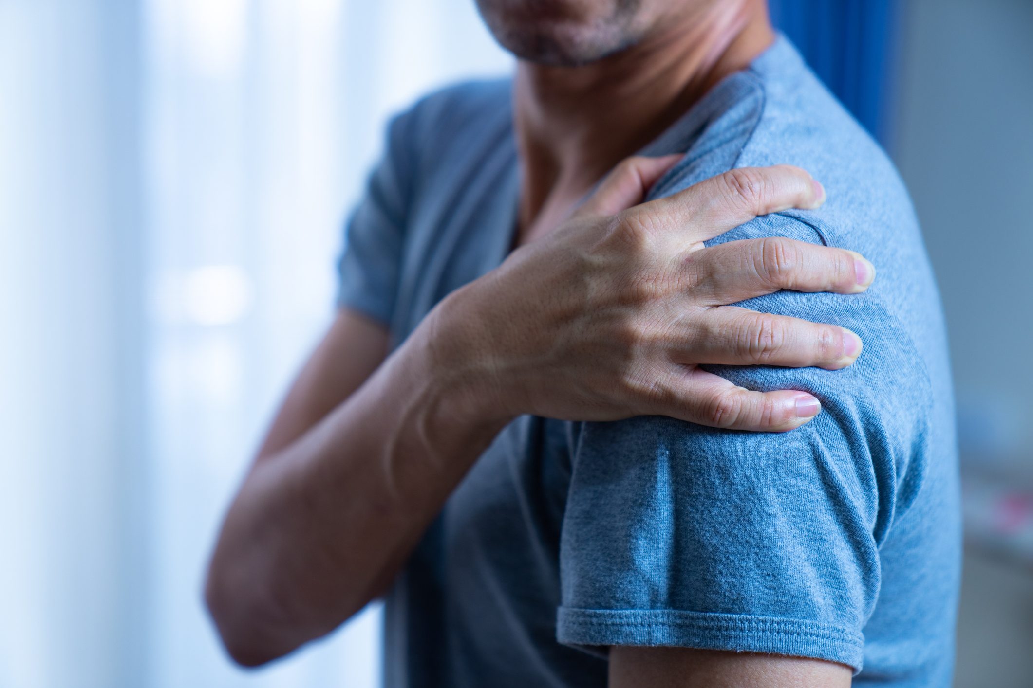 shoulder joint pain